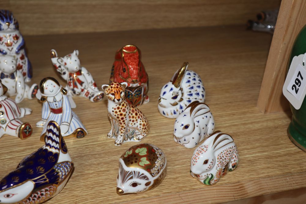 A collection of Royal Crown Derby animal clown ceramic paperweights (19)